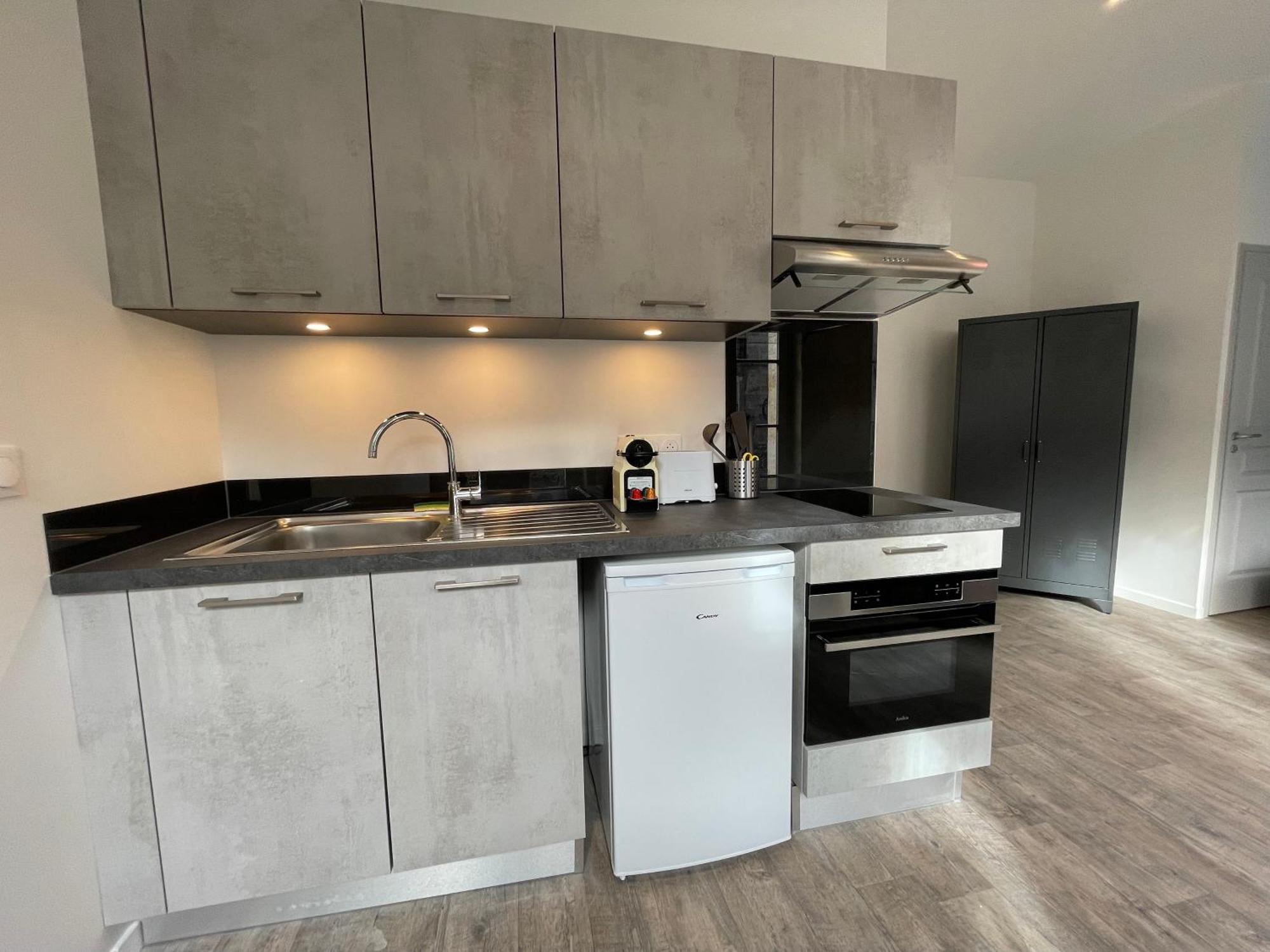 Superb Flat With Air Conditioning And Beautiful Stone For 2p Apartment Bordeaux