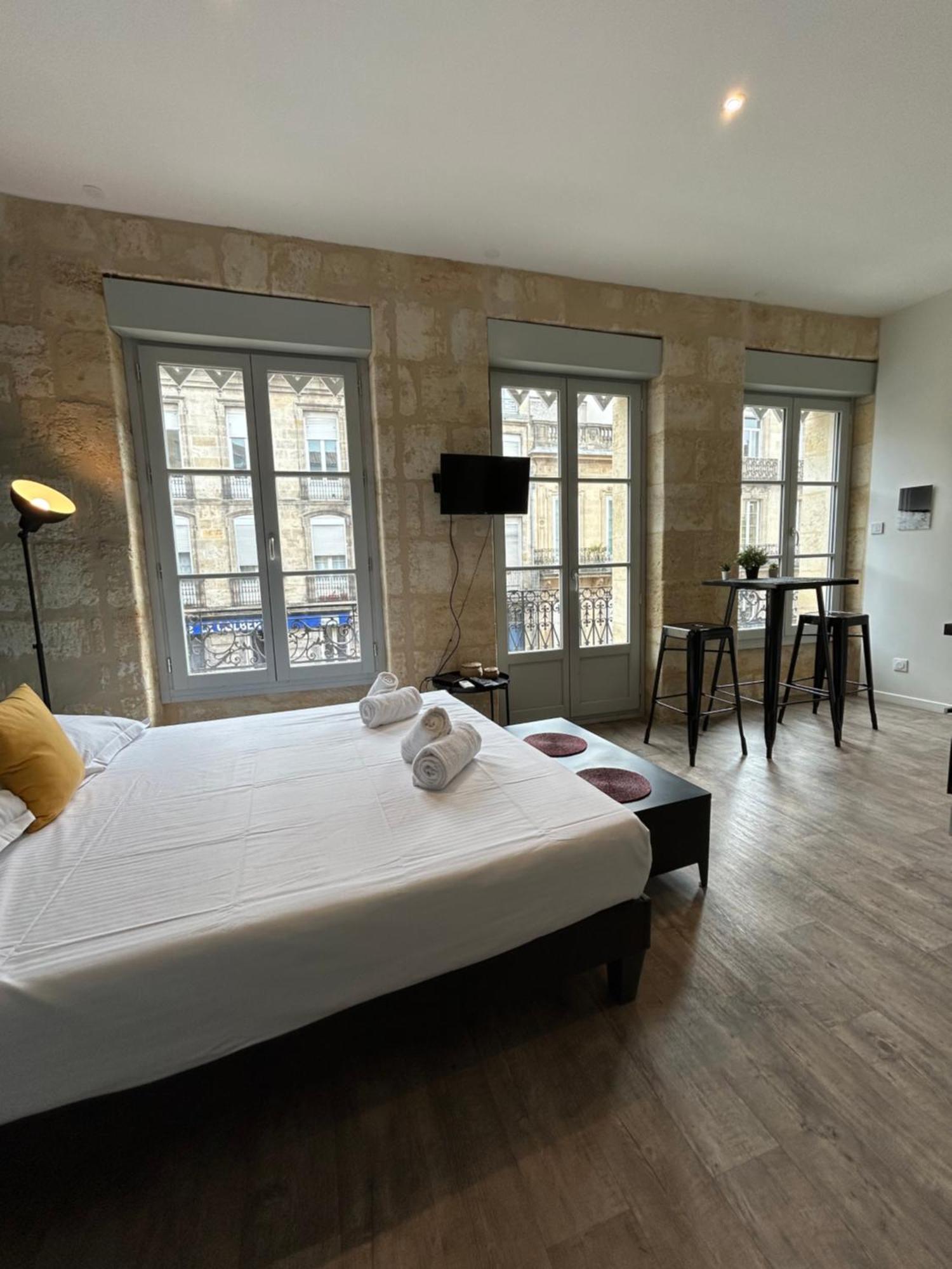Apartment Superb Flat With Air Conditioning And Beautiful Stone For 2p